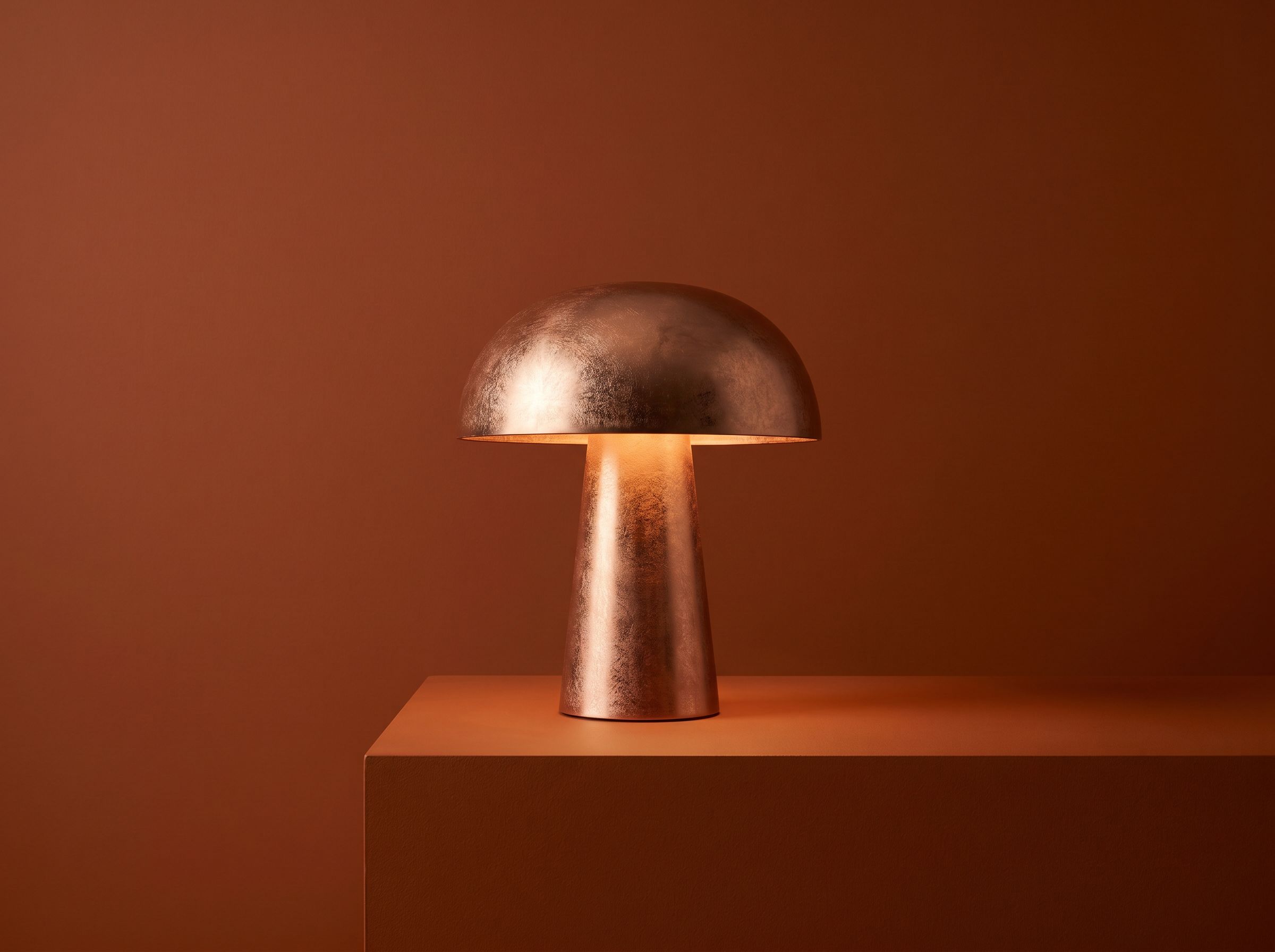 Lampe à poser en verre — soufflé, fumé, opalin, entretien