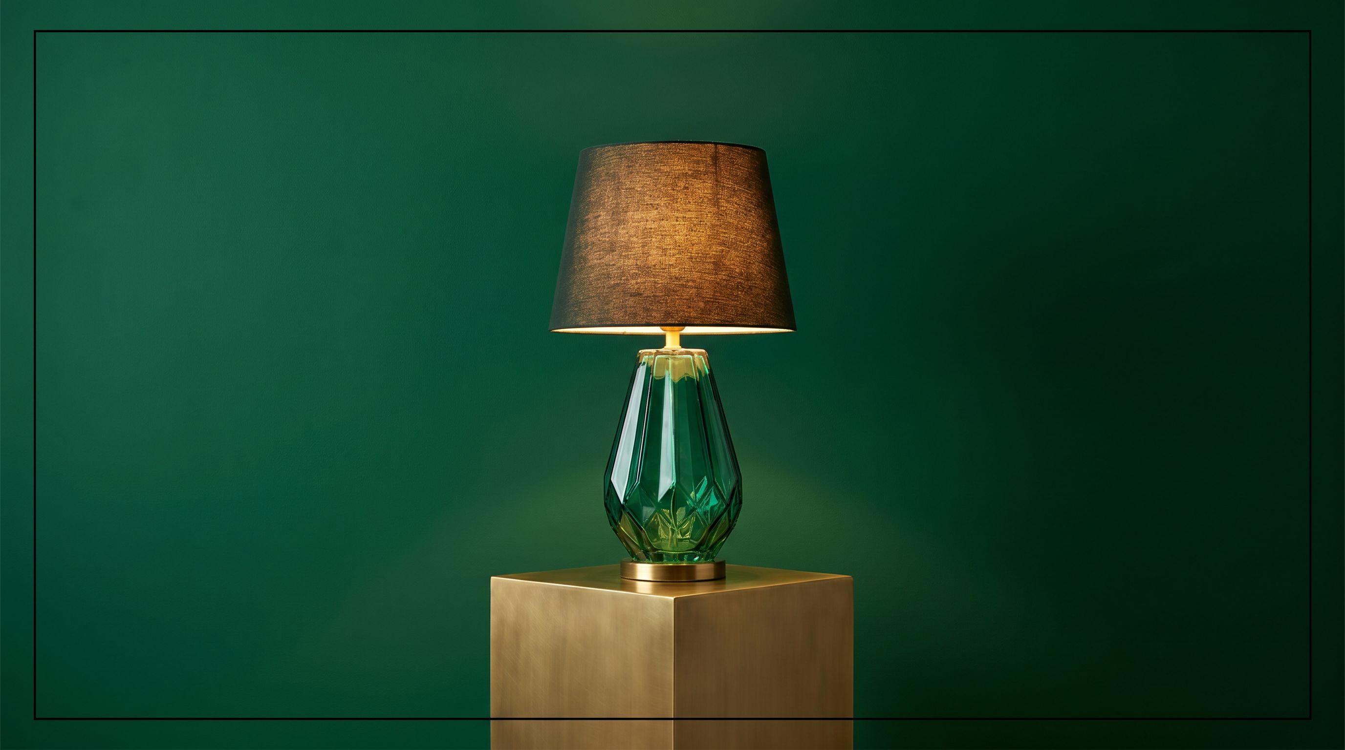 Lampe à poser — édition céleste sur bloc émeraude